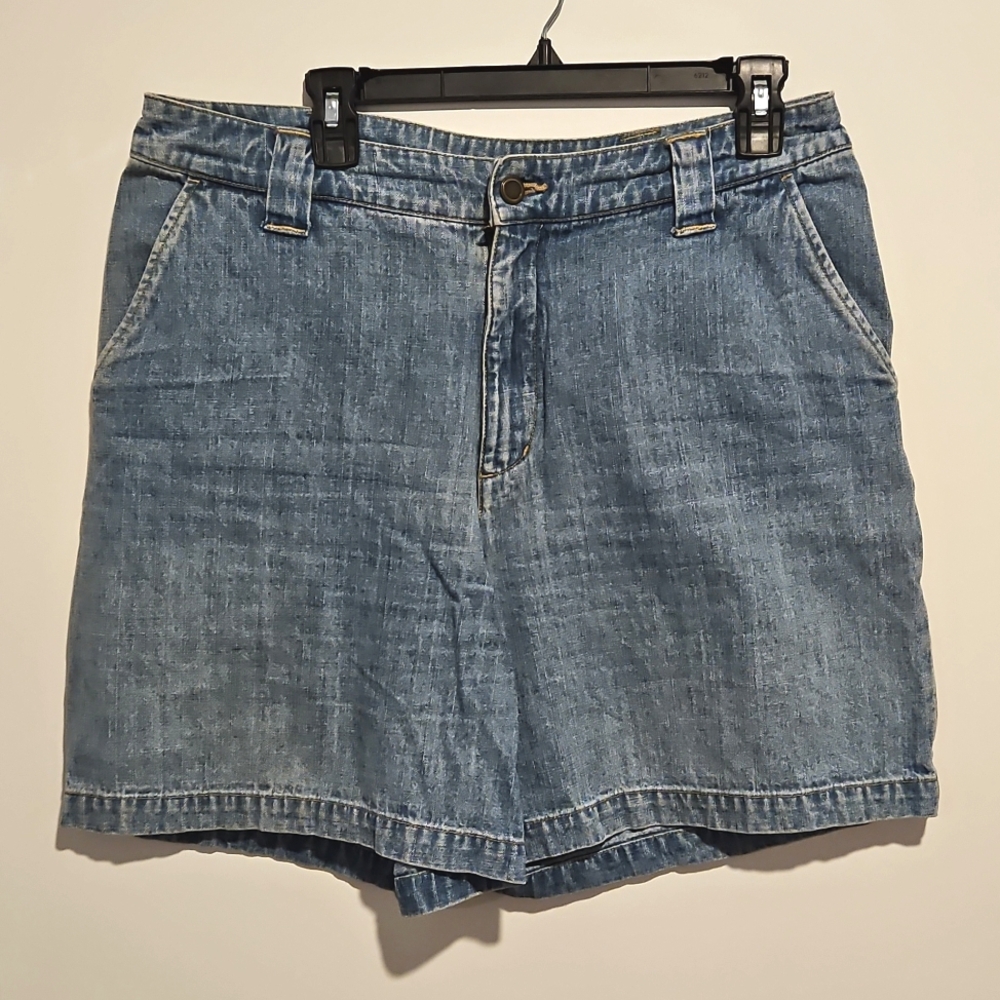 CHEROKEE light wash high waist loose fit jean shorts Sz. 14